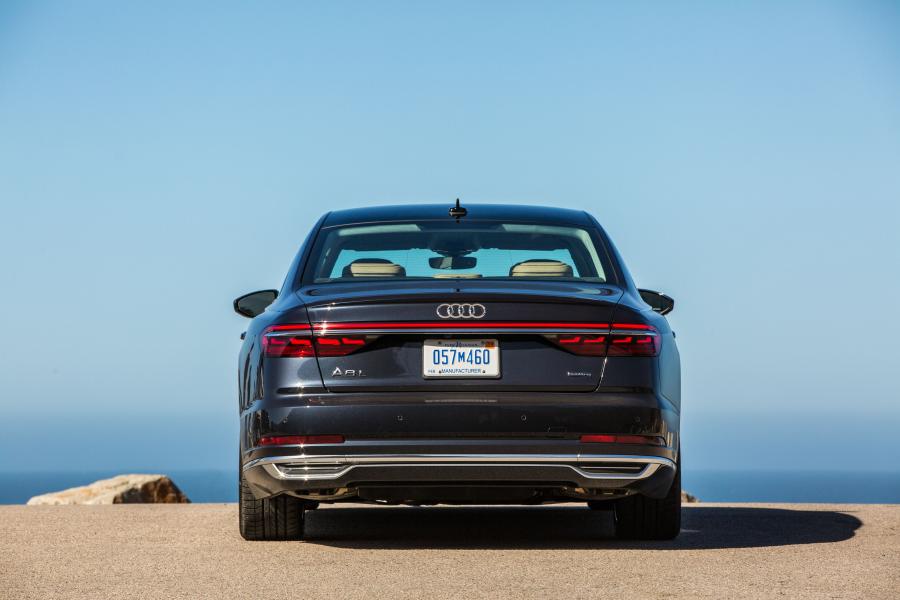  Audi A8 L 3.0 TFSI Quattro (D5) 2018 года  (NA) (фото 17 из 40)